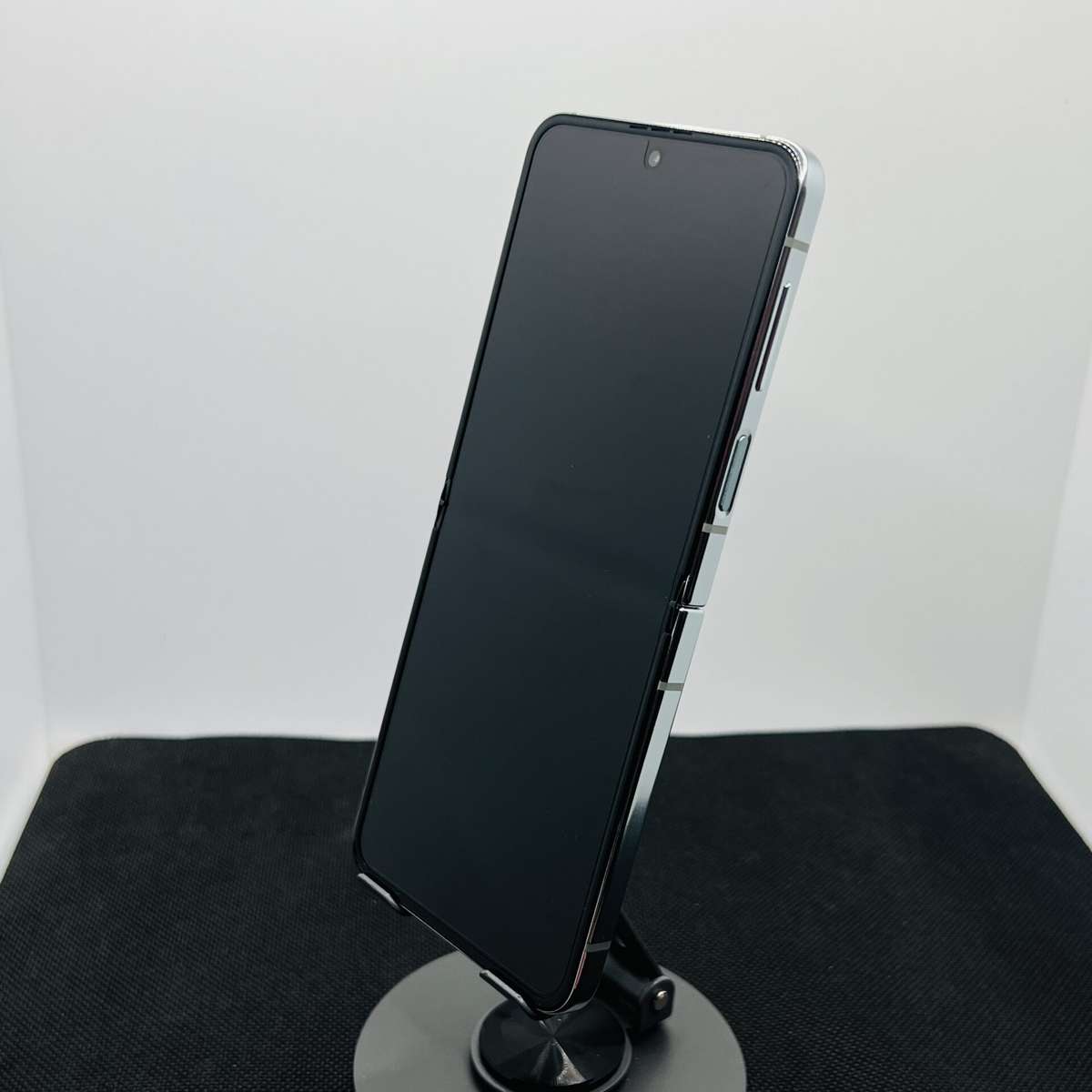 Samsung Galaxy Z Flip 5 512GB Mint  (Grade B)