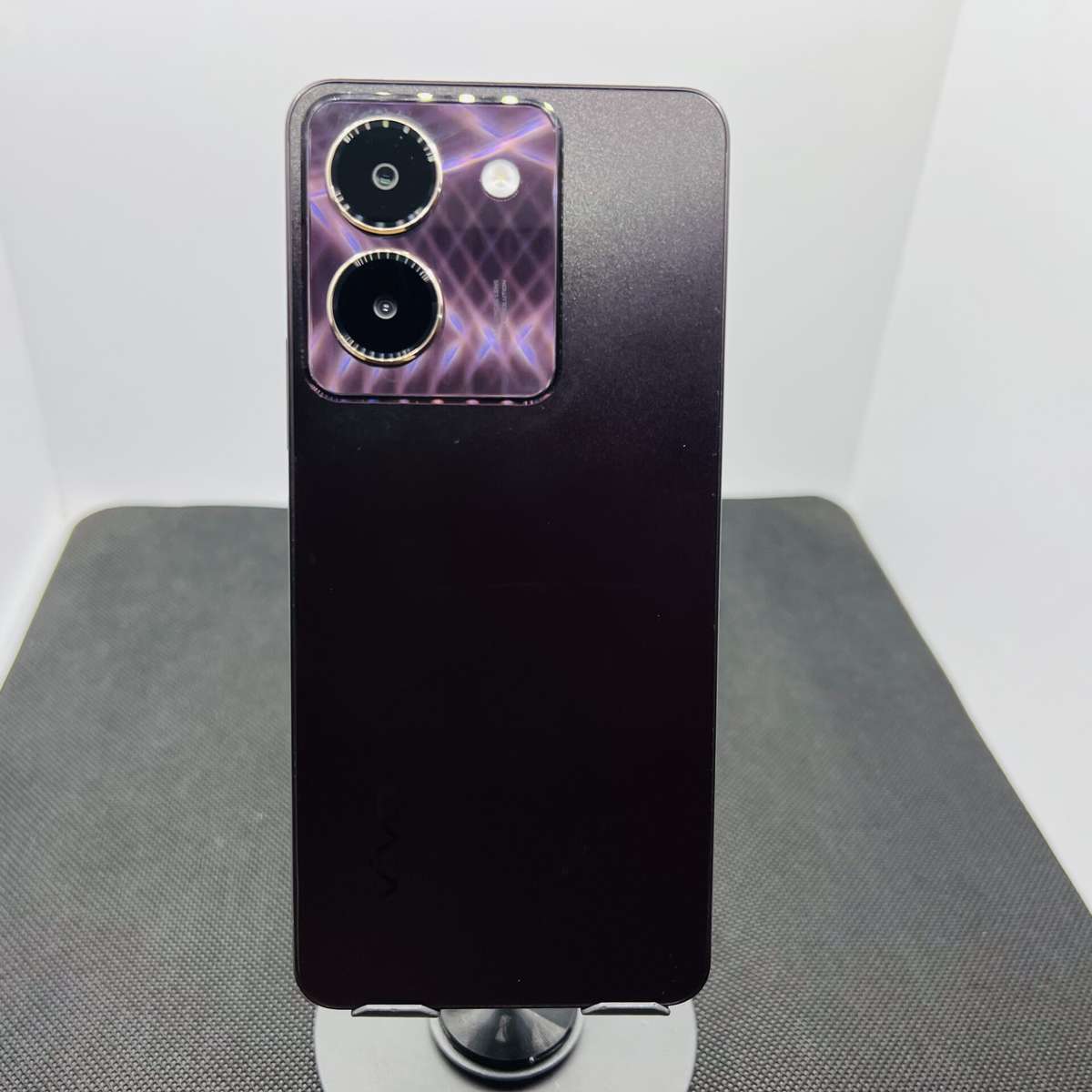 Vivo Y27s 128GB Burgundy Black  (Grade B)