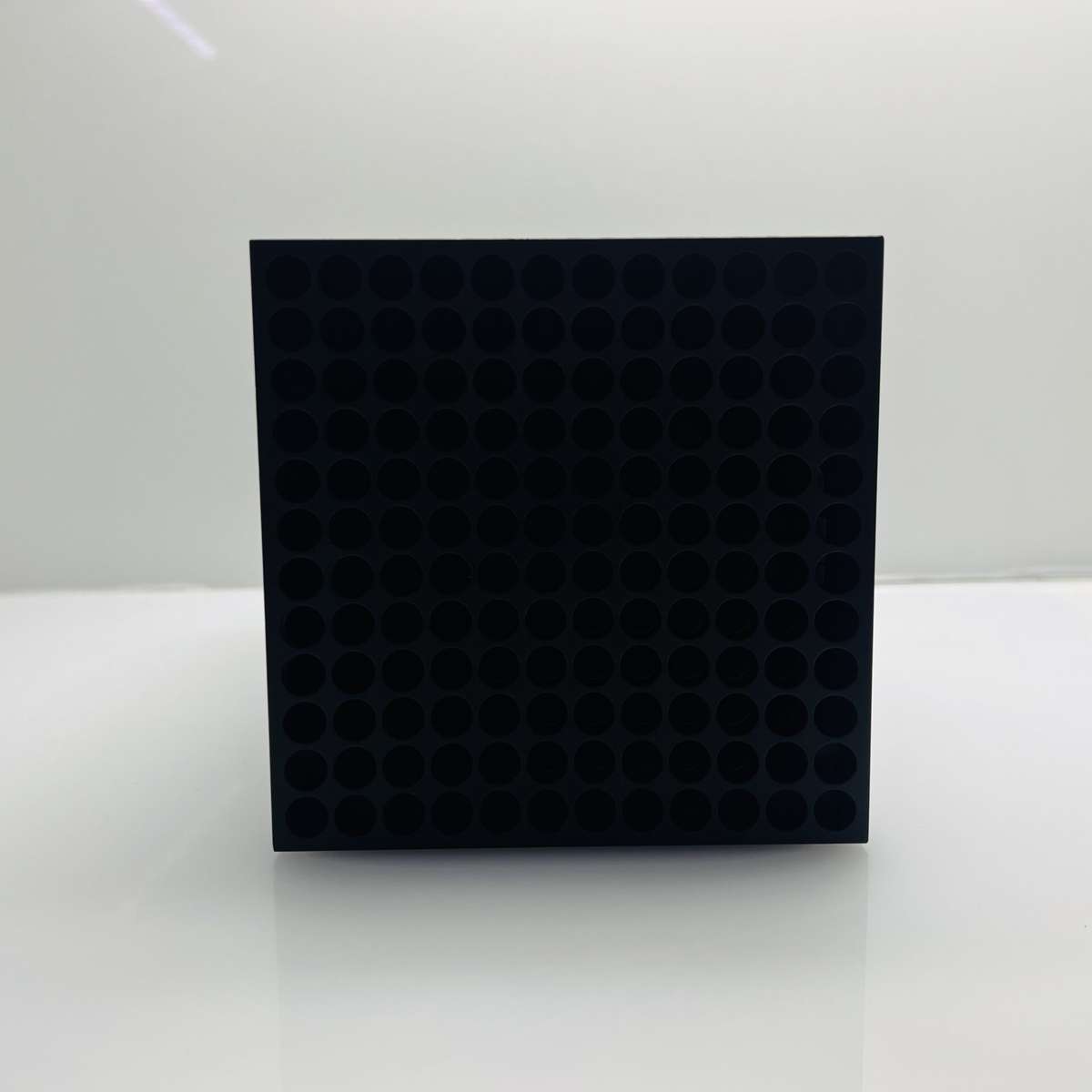 Microsoft Xbox Series X 1TB Black + 1 Controller + 1 Power Cable + 1 HDMI Cable (Grade B)