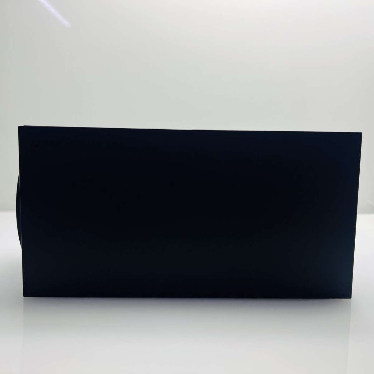 Microsoft Xbox Series X 1TB Black + 1 Controller + 1 Power Cable + 1 HDMI Cable (Grade B)