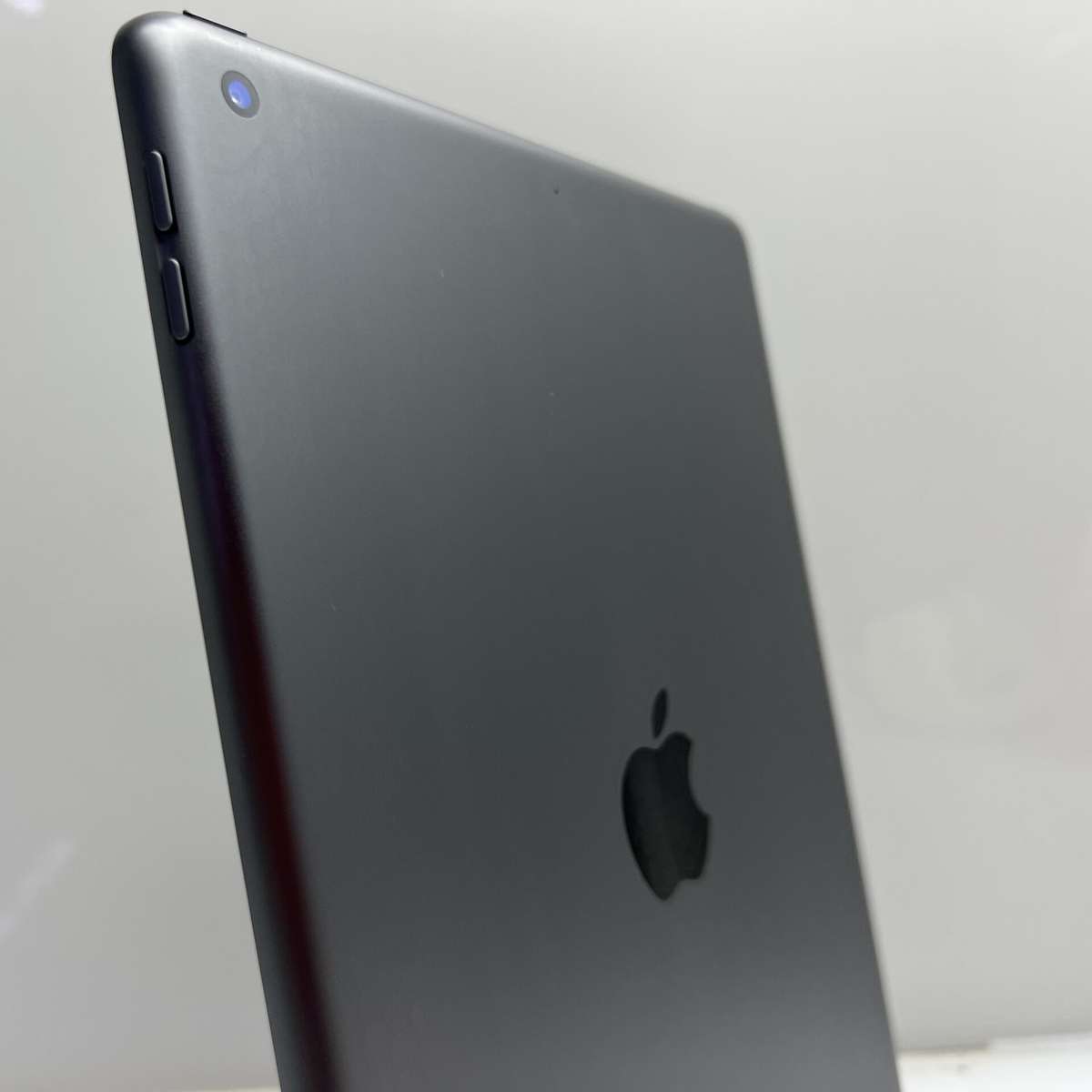 Apple iPad 10.2" 9th Gen (Wi-Fi Only) 64GB Space Gray (Grade B)