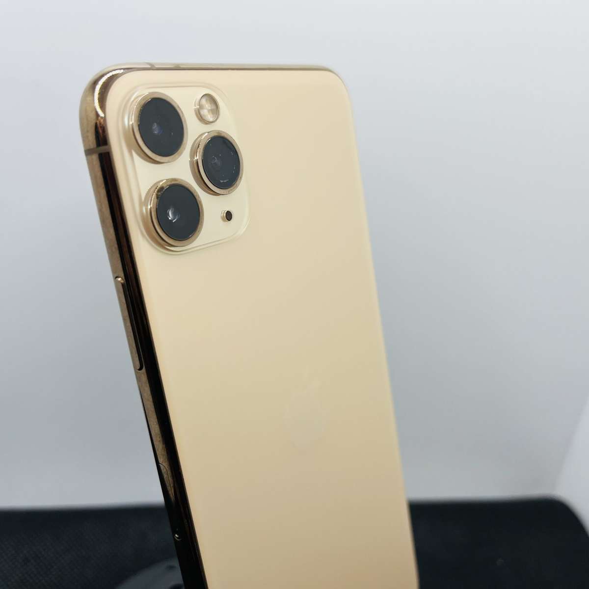 iPhone 11 Pro Max 256GB Gold - (Condition: Good)