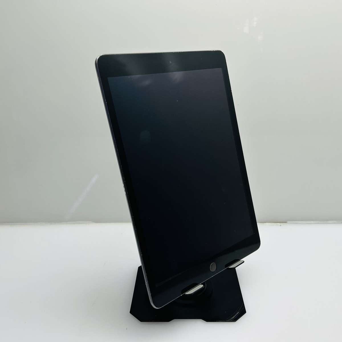 Apple iPad 10.2" 9th Gen (WiFi Only) 64GB - (Grade B)