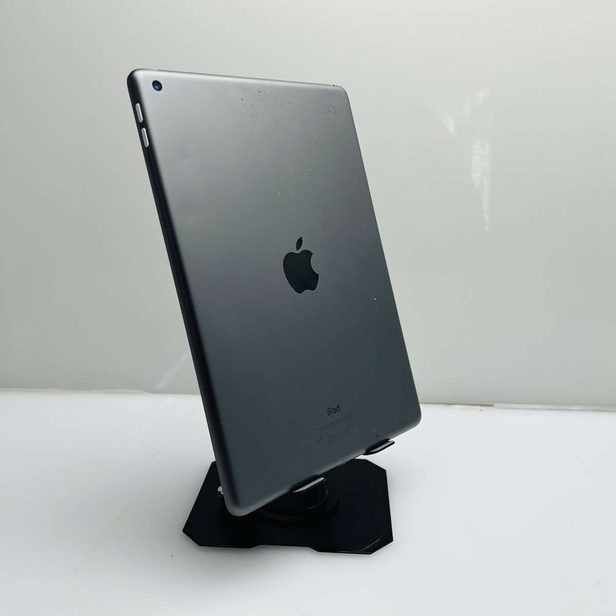 Apple iPad 10.2" 9th Gen (WiFi Only) 64GB - (Grade B)