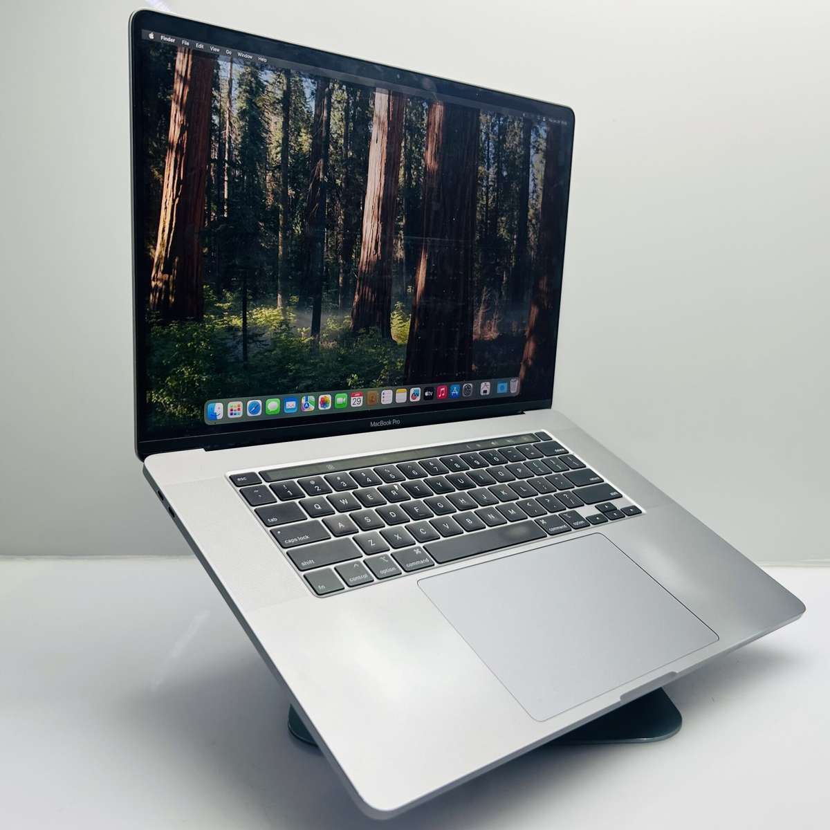 Apple Macbook Pro 16-inch Core i9 2.40GHz (TouchBar/2019) 32GB RAM 512GB SSD Space Gray (Co...