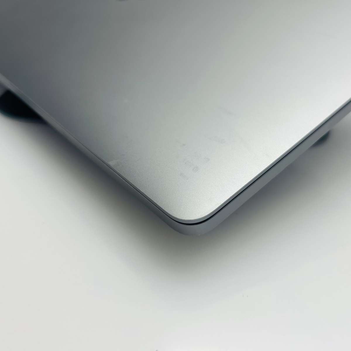 Apple Macbook Pro 16-inch Core i9 2.40GHz (TouchBar/2019) 32GB RAM 512GB SSD Space Gray (Co...