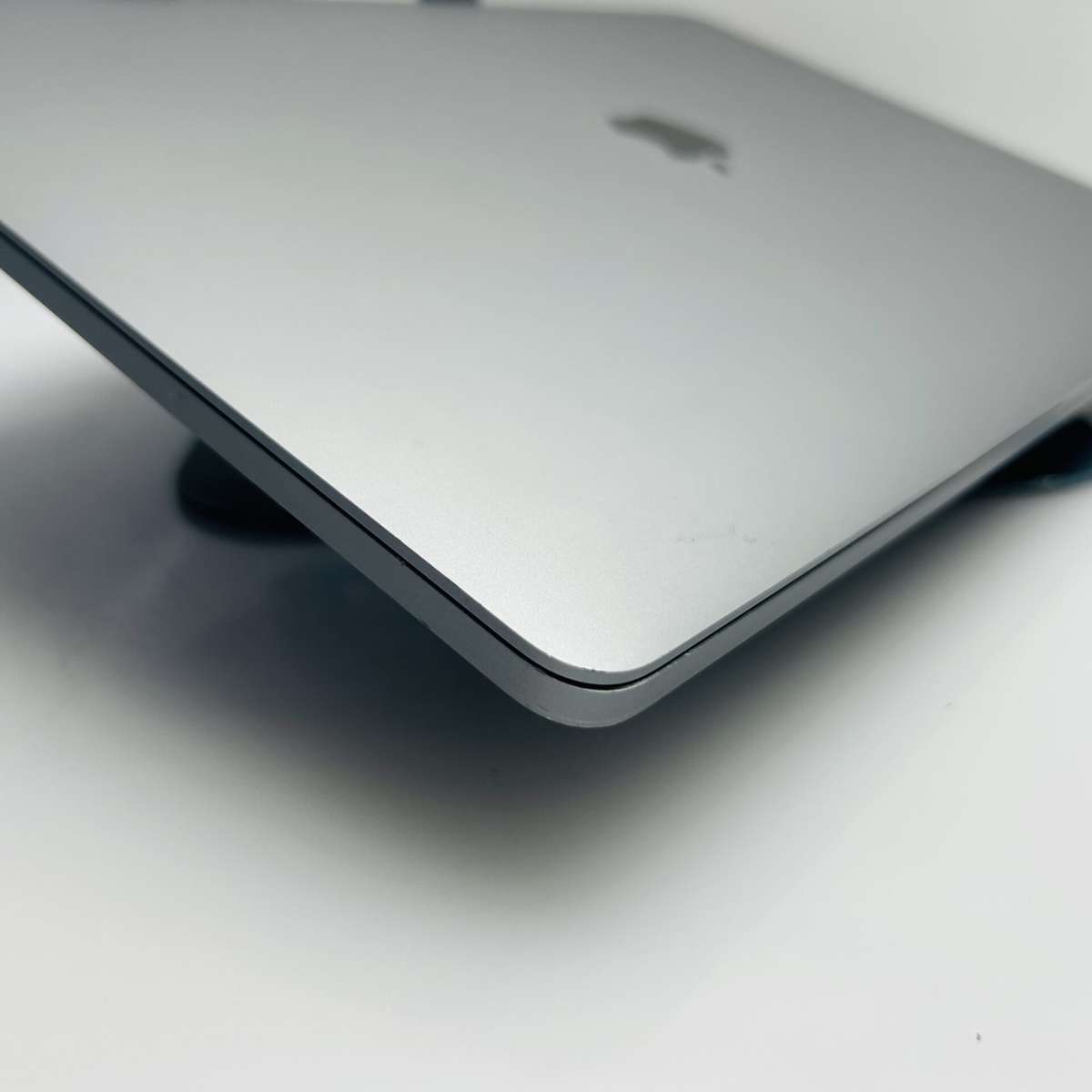 Apple Macbook Pro 16-inch Core i9 2.40GHz (TouchBar/2019) 32GB RAM 512GB SSD Space Gray (Co...