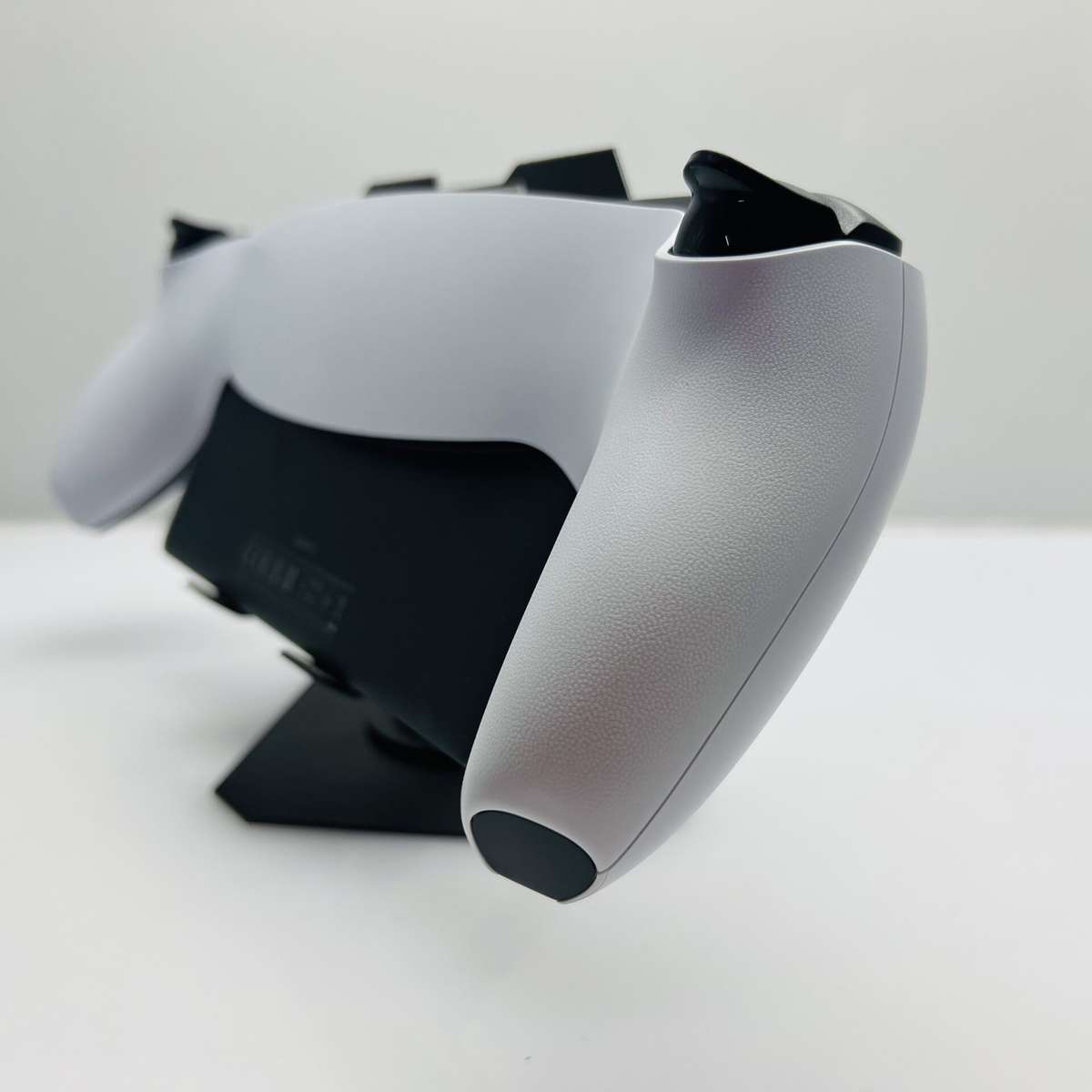 Sony PlayStation Portal White (Grade A)  (Requires Playstation 5 To Function)