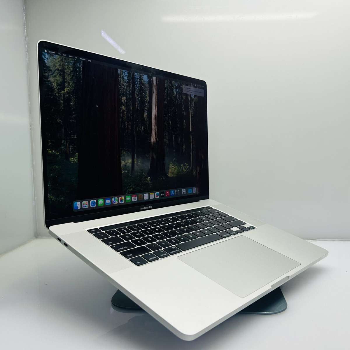Apple MacBook Pro 16-Inch Core i7 2.6GHz (TouchBar/2019) 16GB RAM 512GB SSD Silver (Conditi...