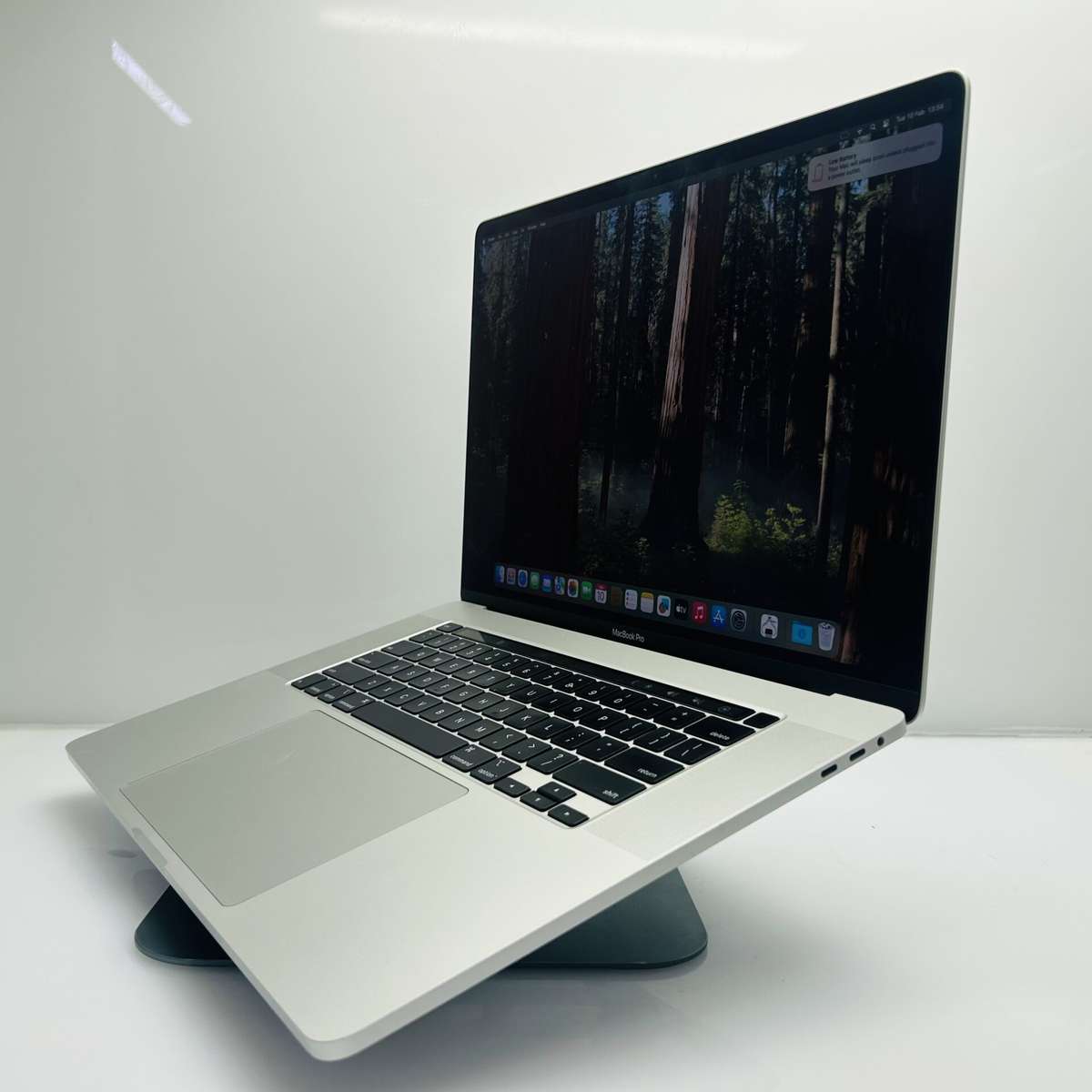 Apple MacBook Pro 16-Inch Core i7 2.6GHz (TouchBar/2019) 16GB RAM 512GB SSD Silver (Conditi...