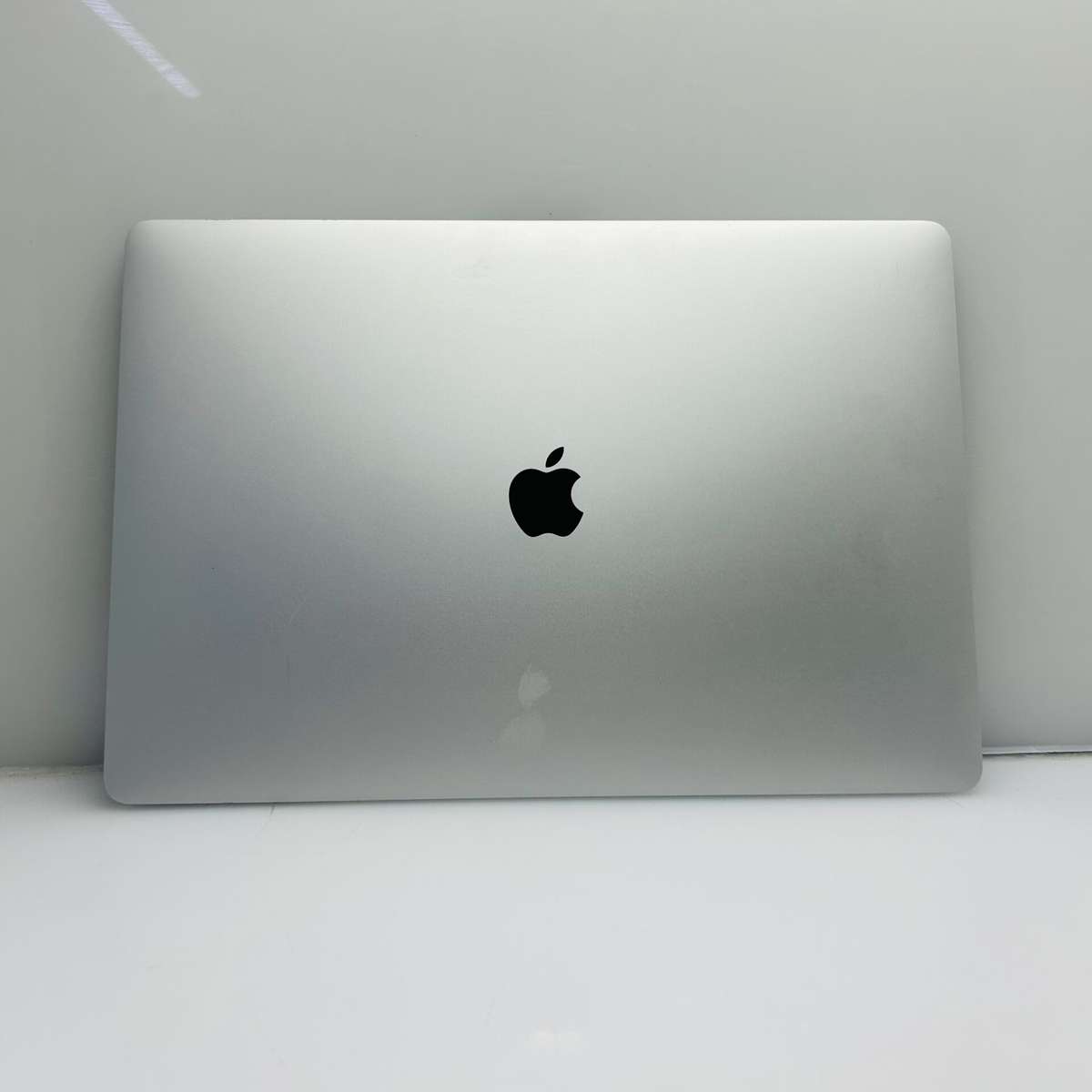 Apple MacBook Pro 16-Inch Core i7 2.6GHz (TouchBar/2019) 16GB RAM 512GB SSD Silver (Conditi...