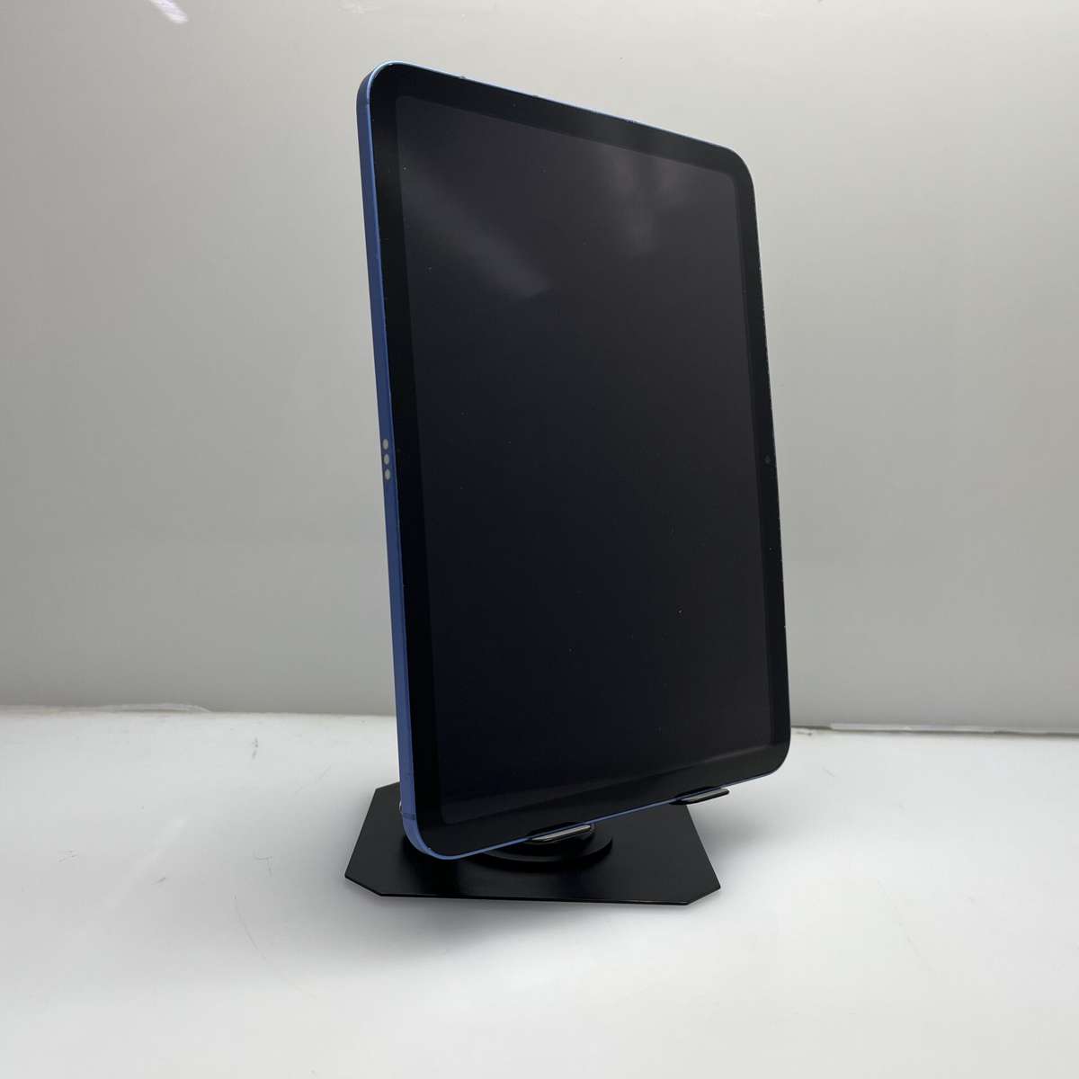 Apple iPad 10.9" 10th Gen (Wifi/Cellular) 64GB Blue - (Grade B) Bent Casing