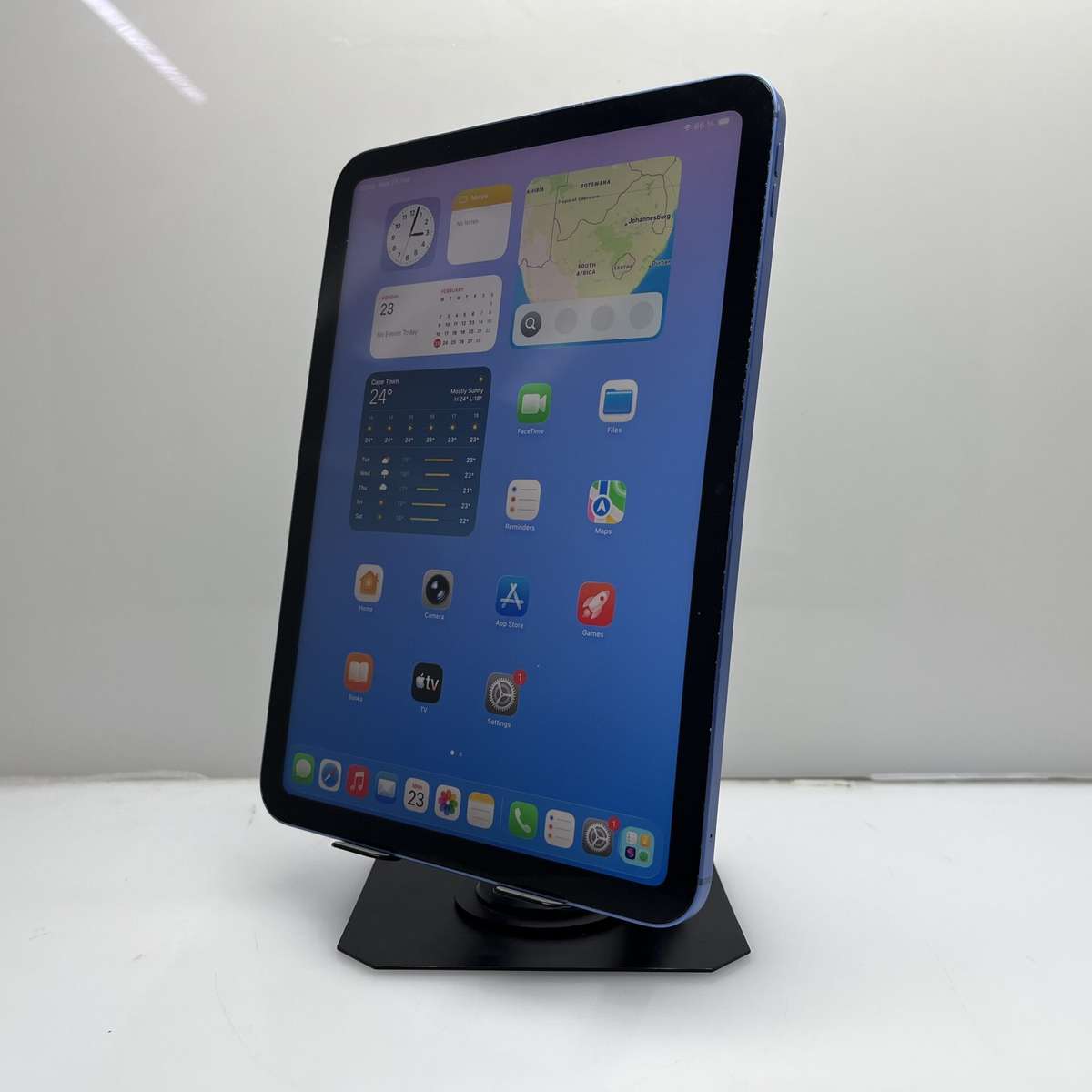 Apple iPad 10.9" 10th Gen (Wifi/Cellular) 64GB Blue - (Grade B) Bent Casing