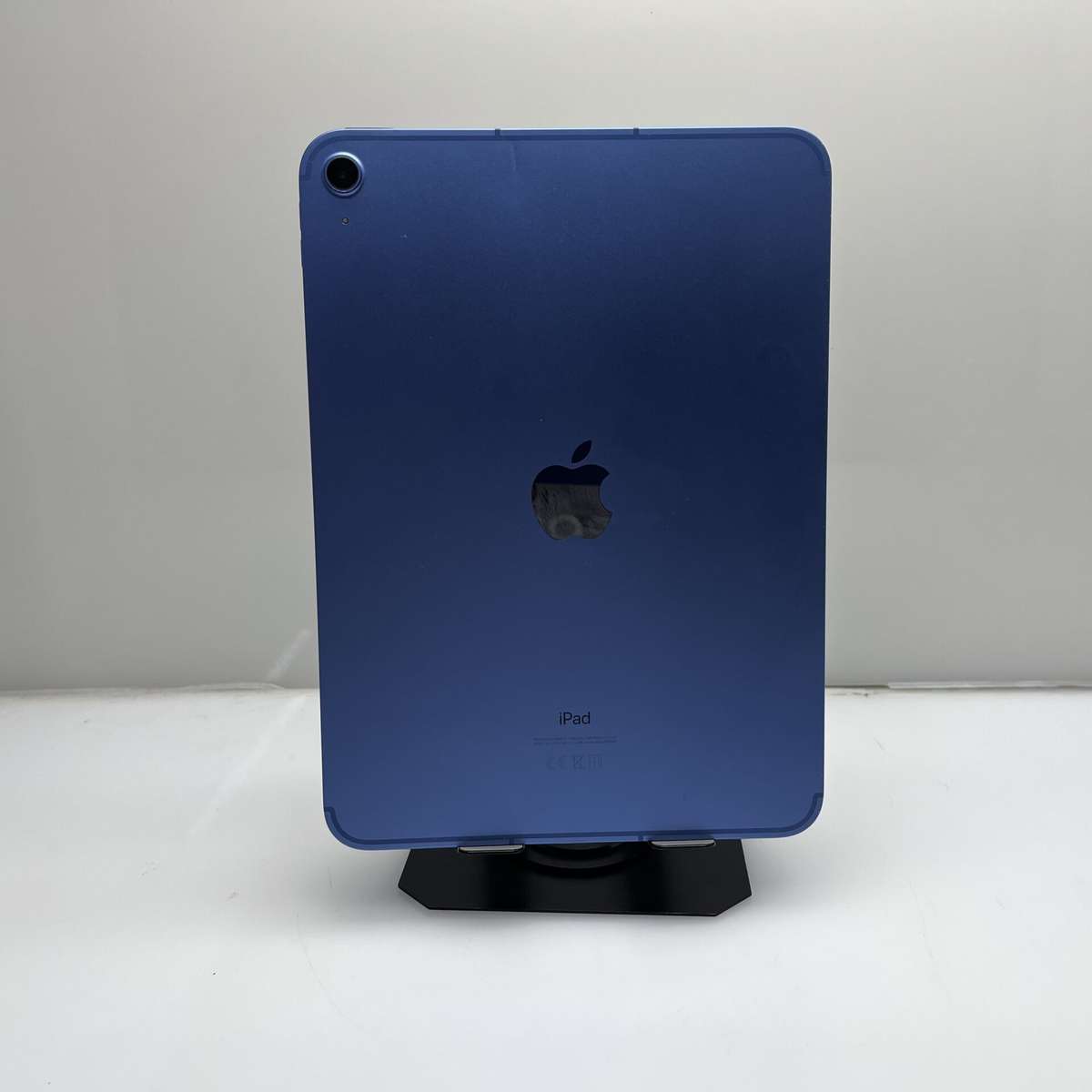 Apple iPad 10.9" 10th Gen (Wifi/Cellular) 64GB Blue - (Grade B) Bent Casing