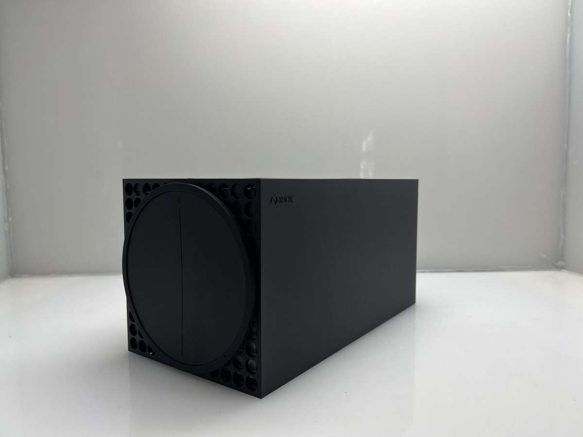 Microsoft Xbox Series X 1TB Black + 1 Power Cable + 1 HDMI Cable + 1 Controller (Grade B)