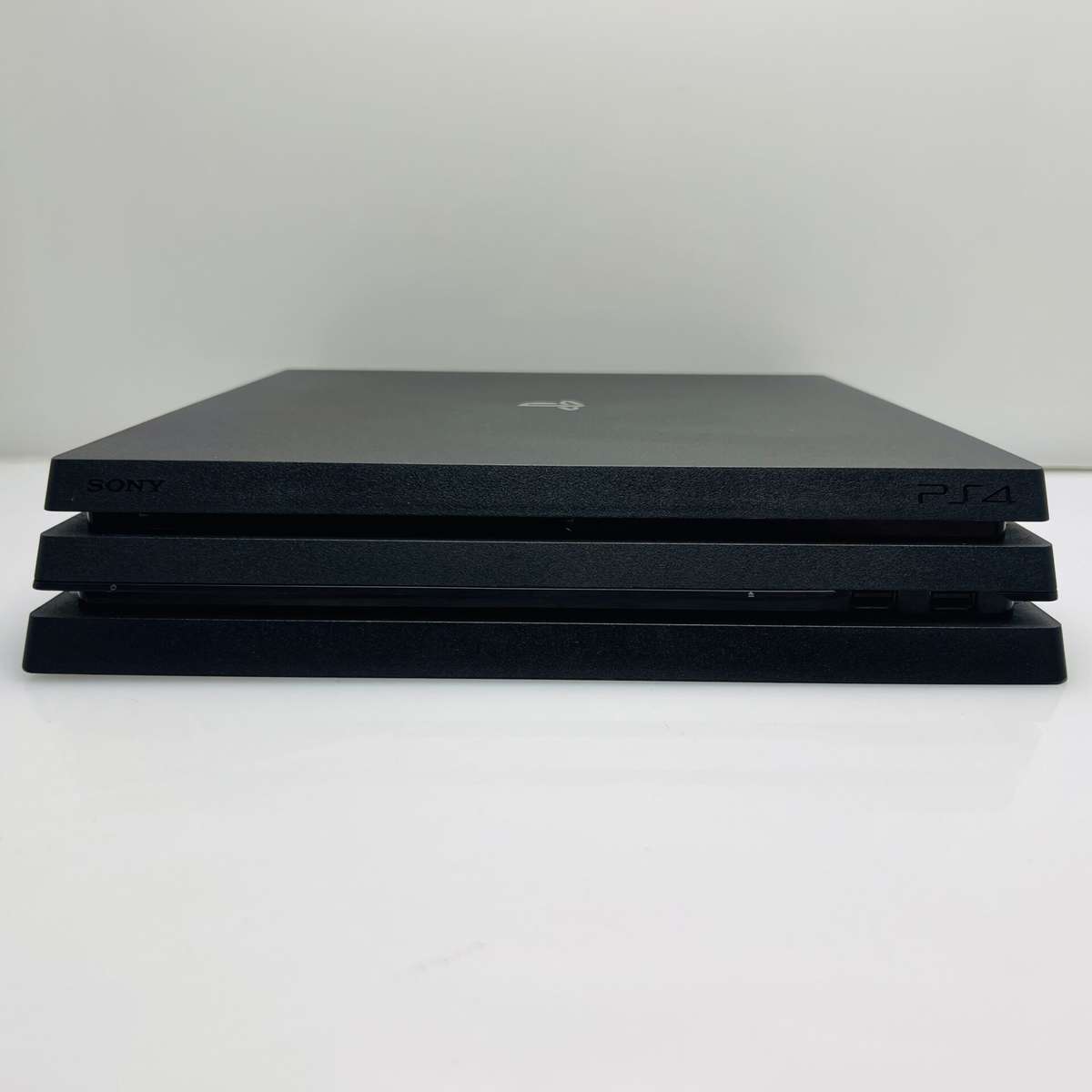 PlayStation 4 Pro Black 1TB + HDMI Cable + Power Cable + 1 Controller (Grade B)