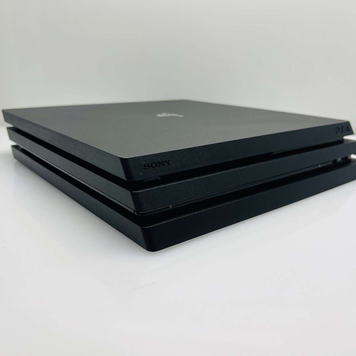 PlayStation 4 Pro Black 1TB + HDMI Cable + Power Cable + 1 Controller (Grade B)