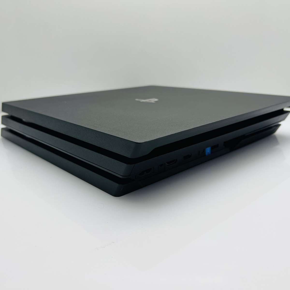 PlayStation 4 Pro Black 1TB + HDMI Cable + Power Cable + 1 Controller (Grade B)