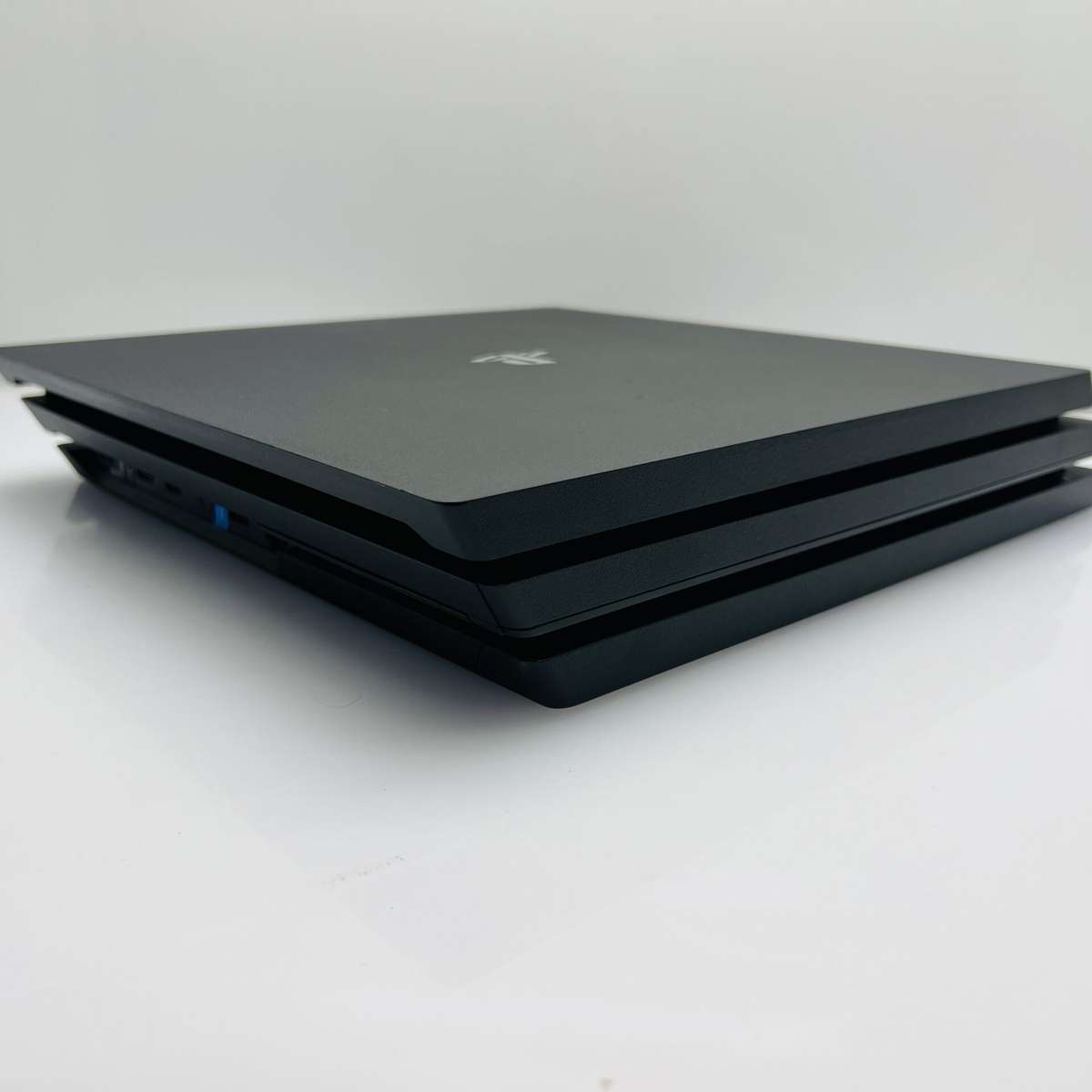 PlayStation 4 Pro Black 1TB + HDMI Cable + Power Cable + 1 Controller (Grade B)