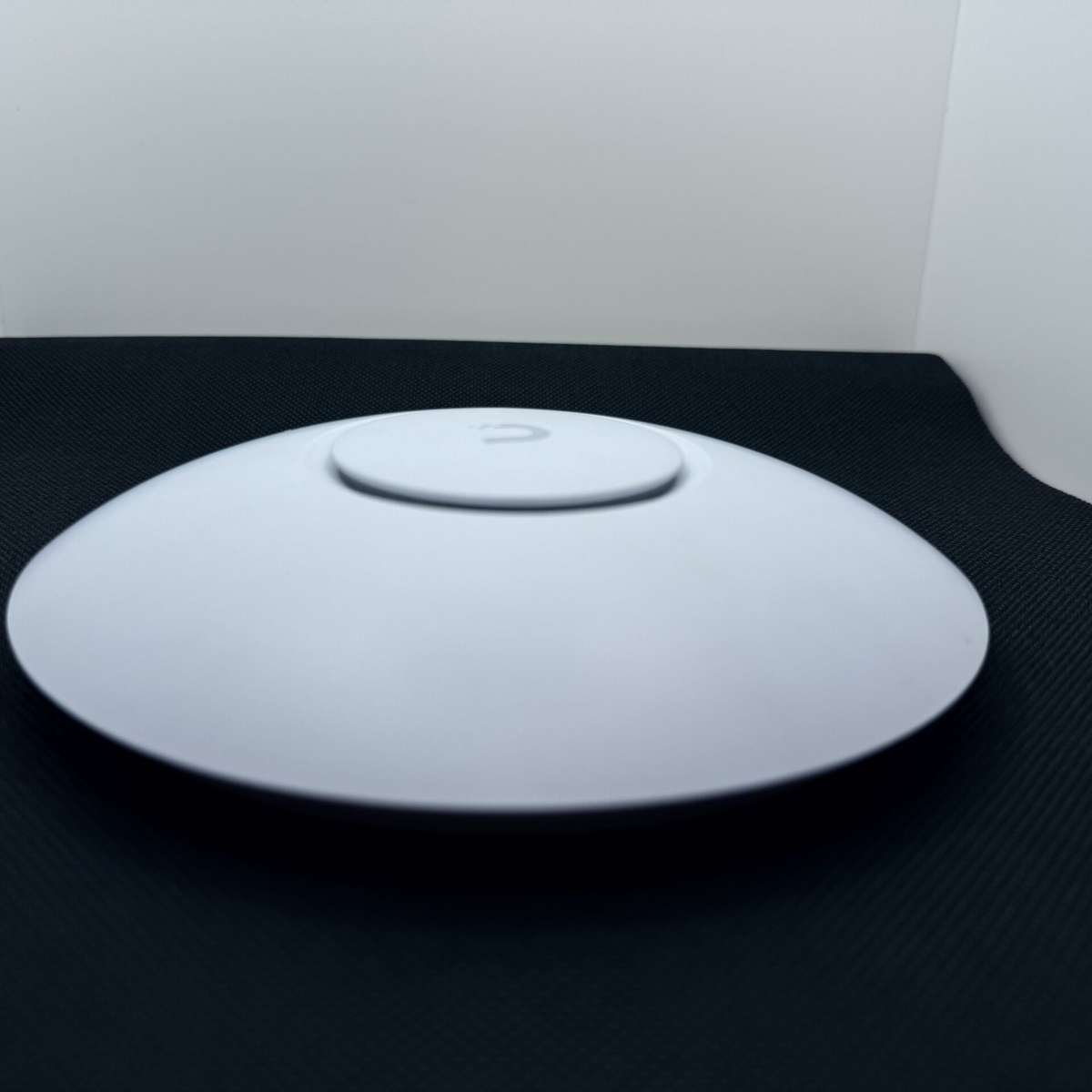 Ubiquiti Networks U6 + 4 Spatial Streams Wifi 6 Acess Point White  (Grade B)