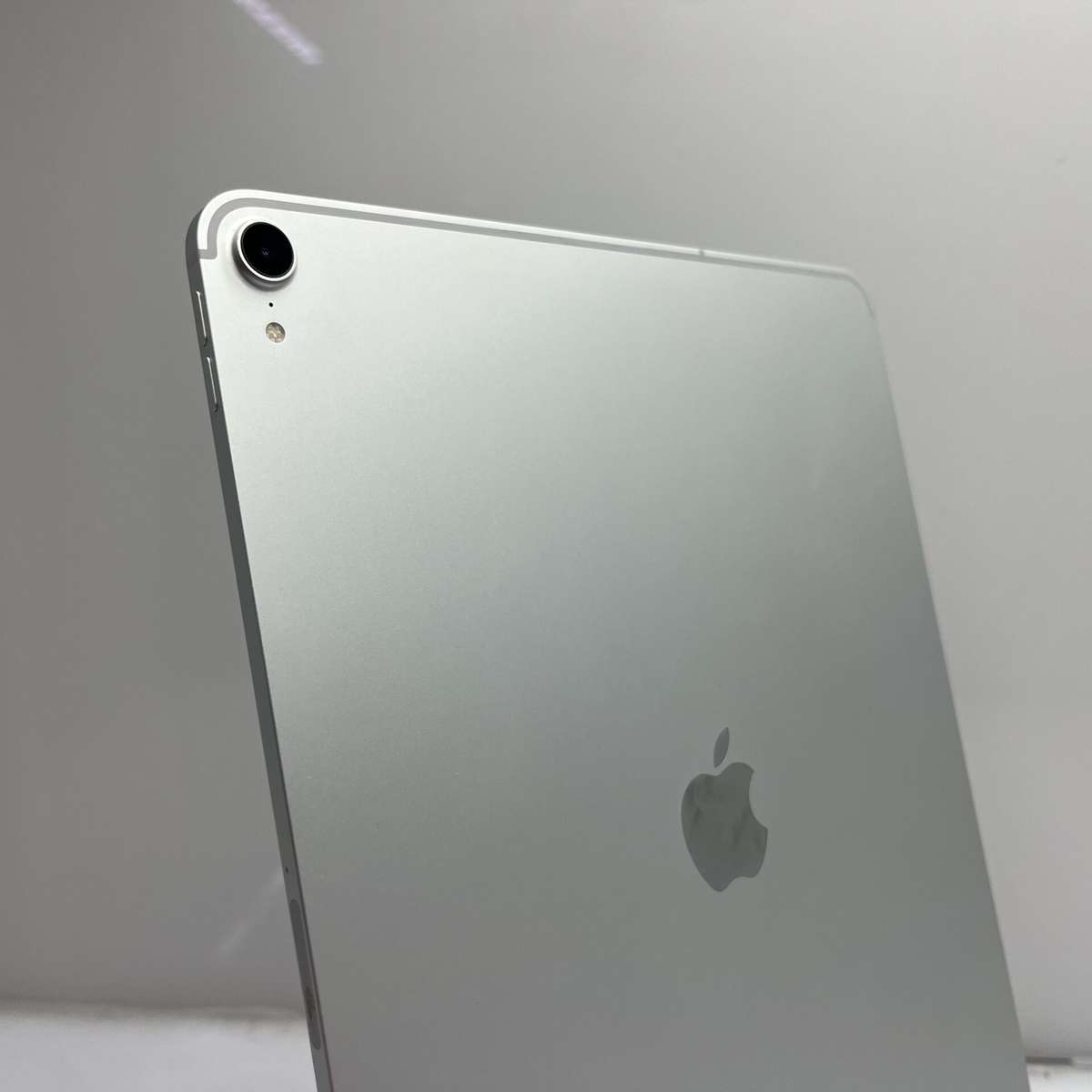 Apple iPad Pro 12.9 3RD Gen 256GB (WiFi/Cellular) Silver (Grade B)