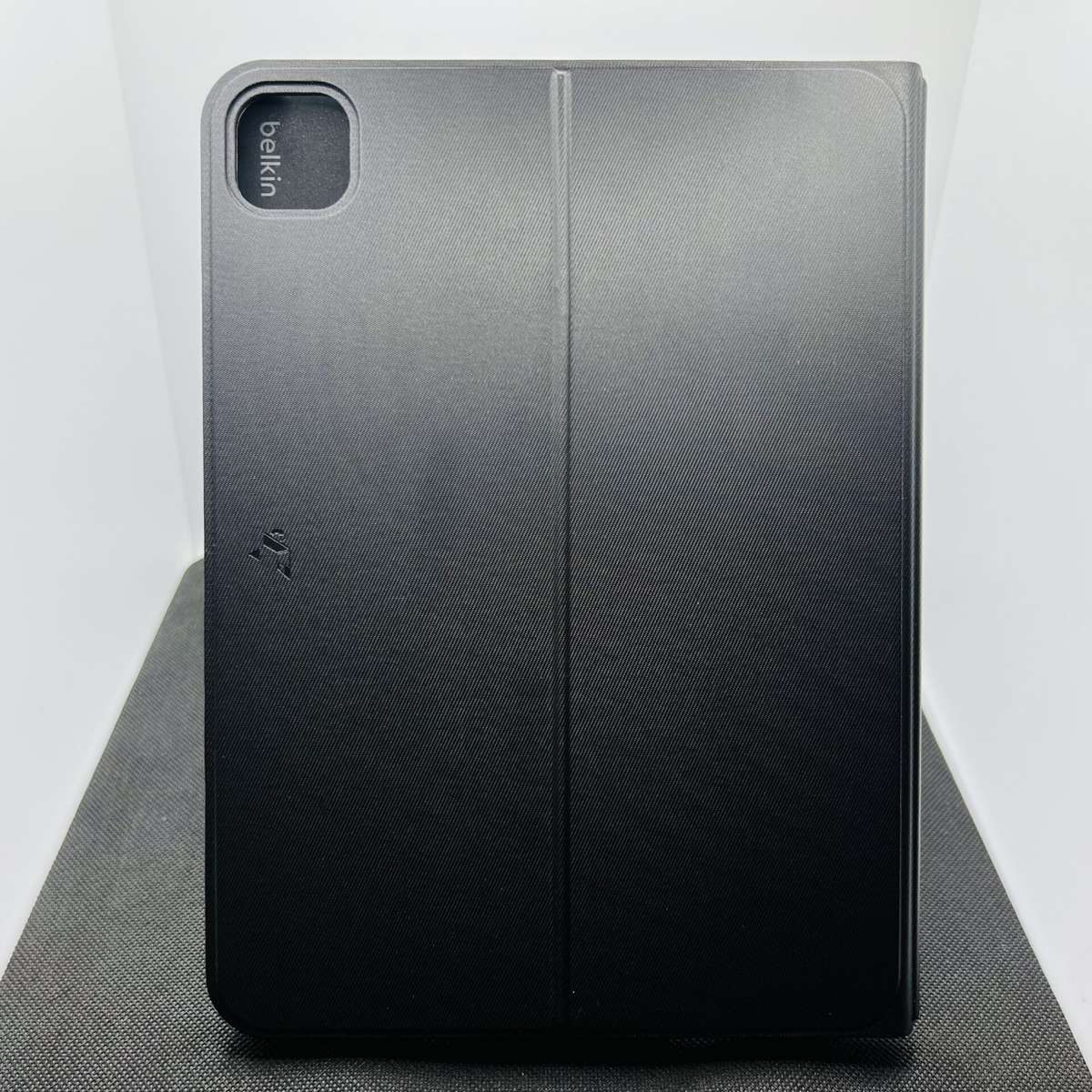 KEYBOARD CASE For iPad Air 10.9" And iPad Pro 11" - Belkin Connect Everyday MINT Condition (Black)