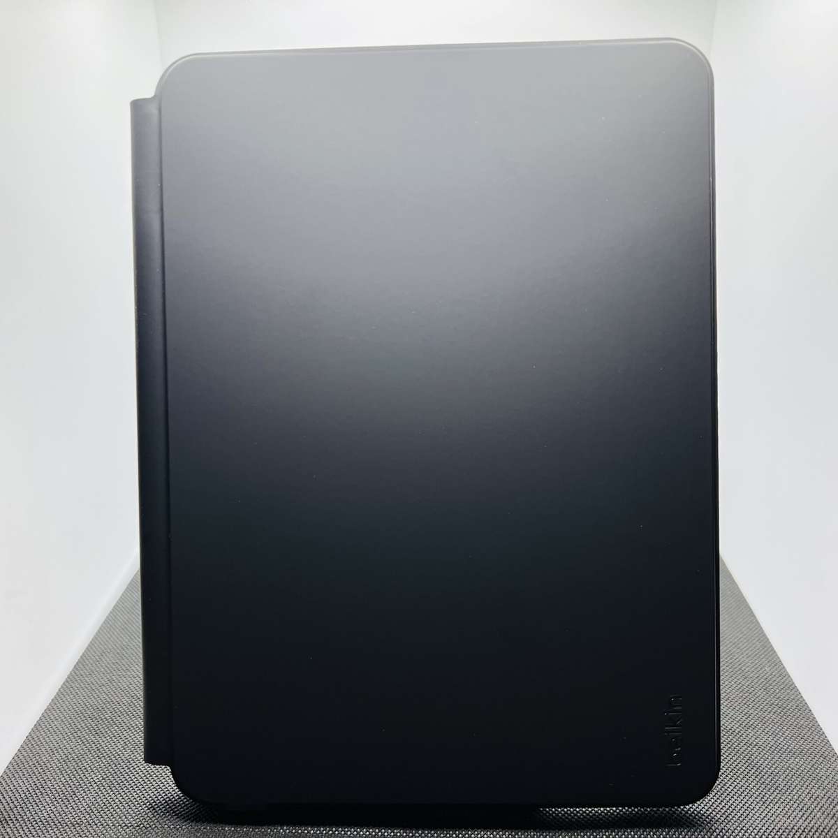 KEYBOARD CASE For iPad 10.9" 10th Gen - Belkin Connect Everyday MINT Condition (Black)