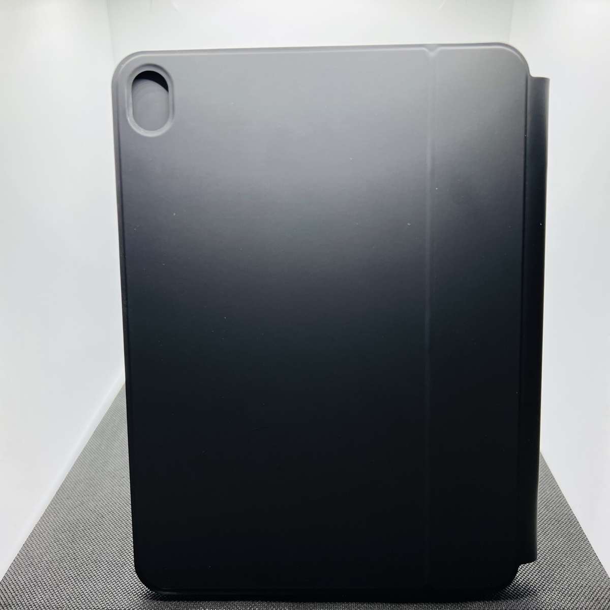 KEYBOARD CASE For iPad 10.9" 10th Gen - Belkin Connect Everyday MINT Condition (Black)