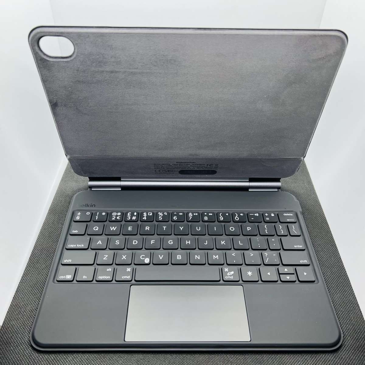 KEYBOARD CASE For iPad 10.9" 10th Gen - Belkin Connect Everyday MINT Condition (Black)