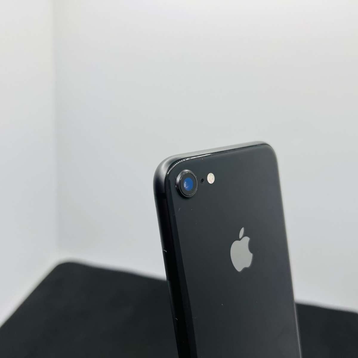 Apple iPhone 8 64GB Space Gray (Grade B) - Minor Bright Spots