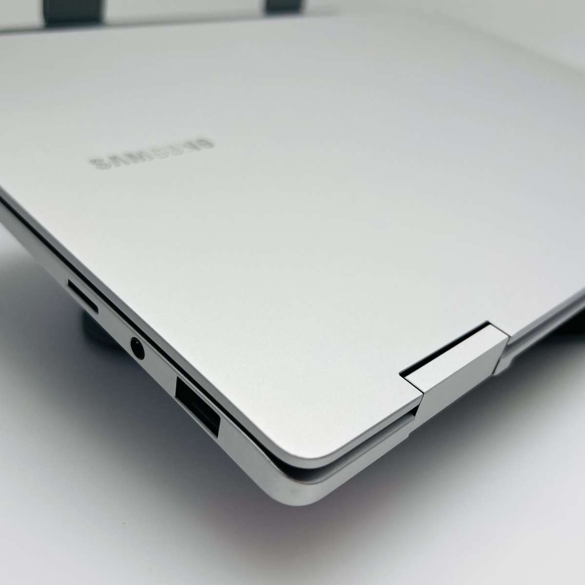 Samsung Galaxy Book 3 13th Gen Core i5 1.30GHz 16GB RAM 512GB SSD Silver (Condition: Good)