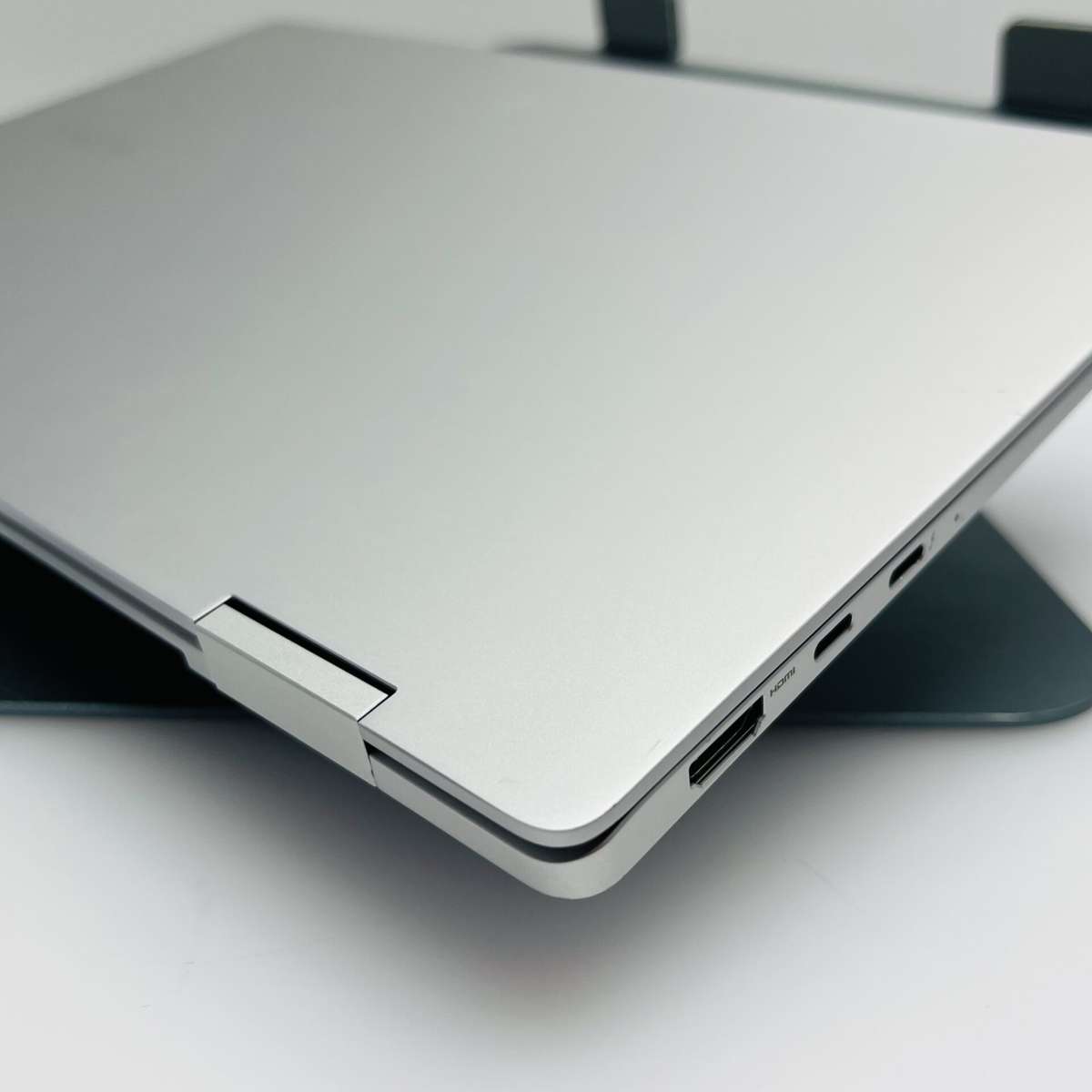Samsung Galaxy Book 3 13th Gen Core i5 1.30GHz 16GB RAM 512GB SSD Silver (Condition: Good)