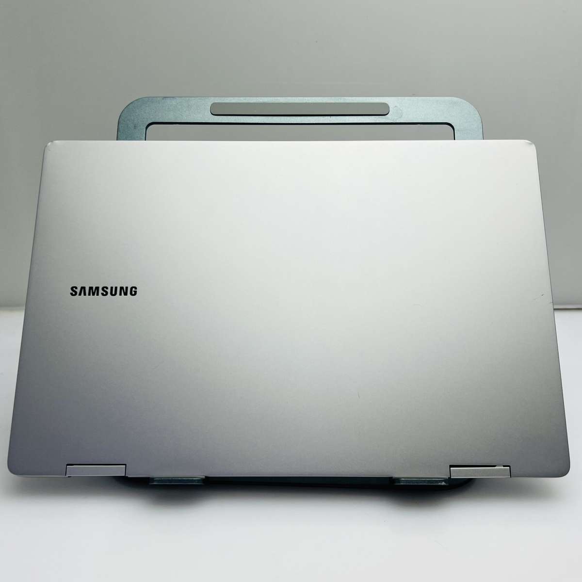 Samsung Galaxy Book 3 13th Gen Core i5 1.30GHz 16GB RAM 512GB SSD Silver (Condition: Good)