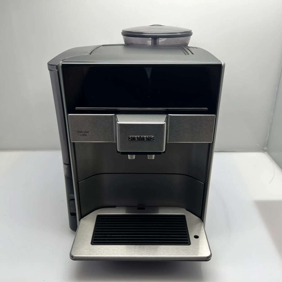 Siemens EQ6 Plus Fully Automatic Espresso Machine Black  (Grade B)