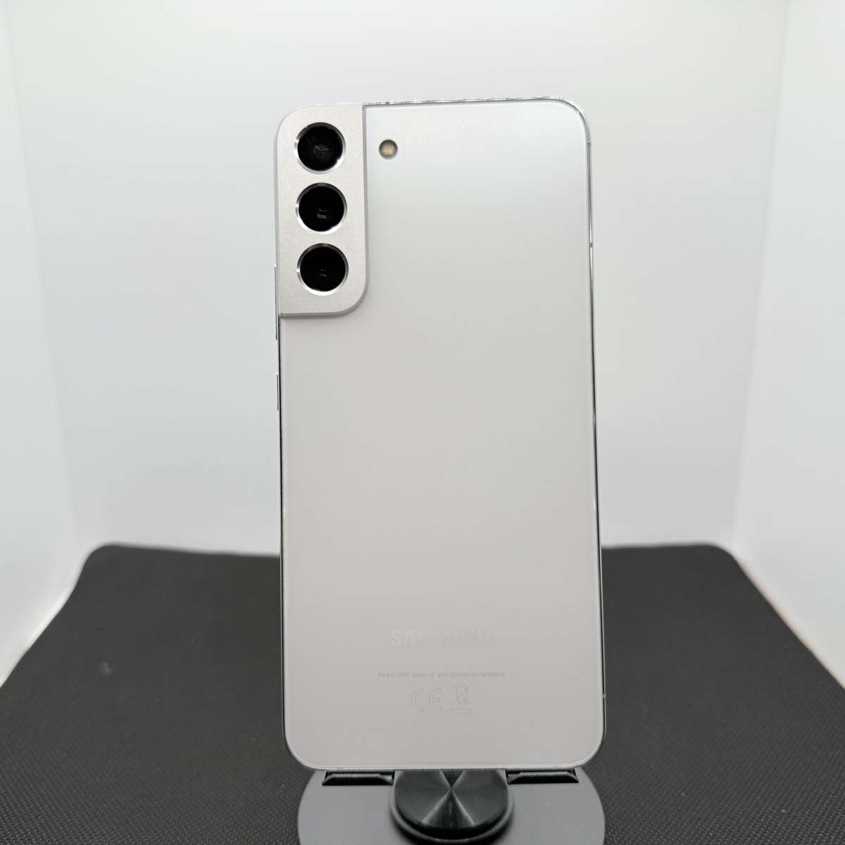 Samsung Galaxy S22 Plus 256GB Phantom White (Condition: Good)  Minor LCD Burn