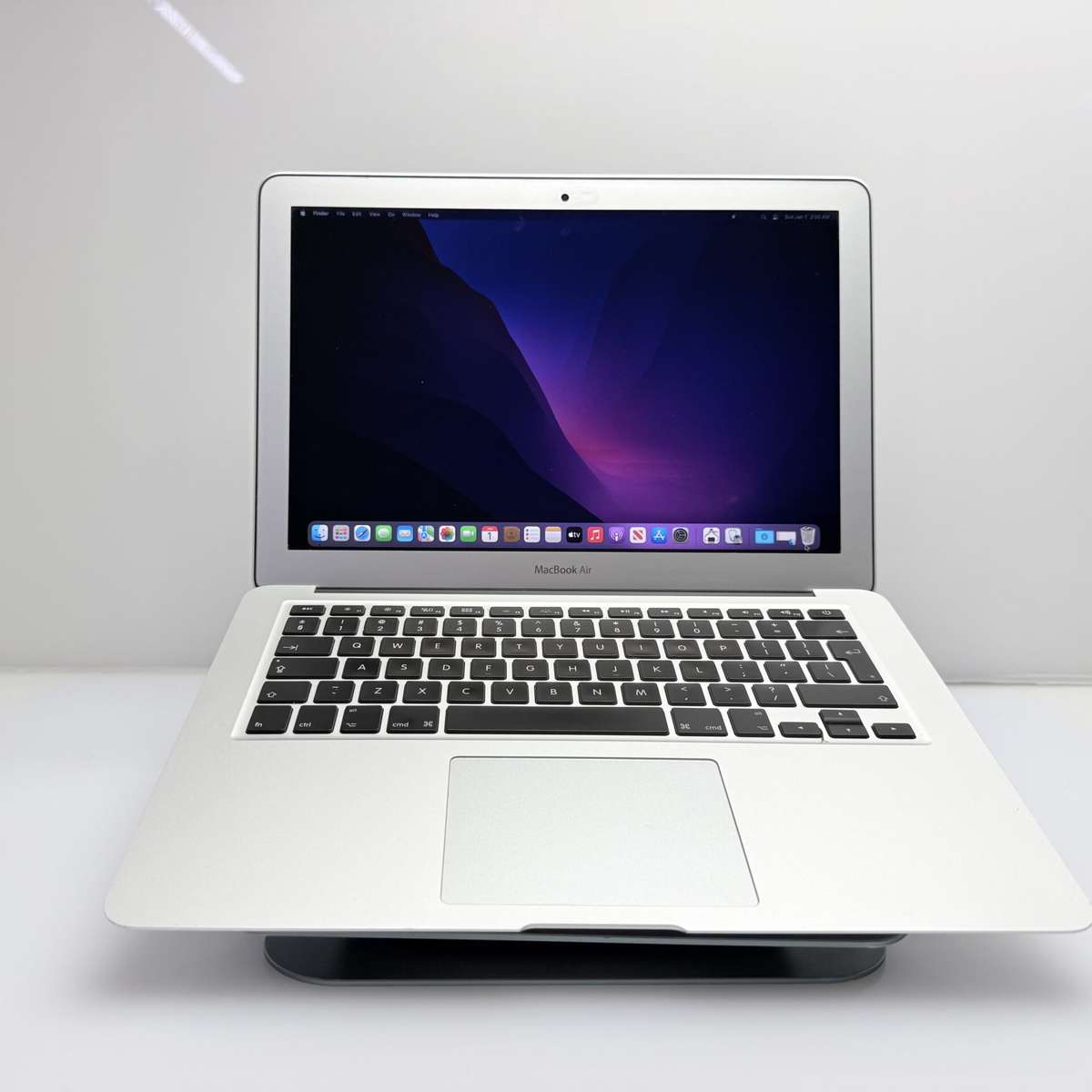 Apple Macbook Air 13-inch Core i5 1.8GHz (2017) 8GB RAM 128GB SSD Silver (Condition: Fair)