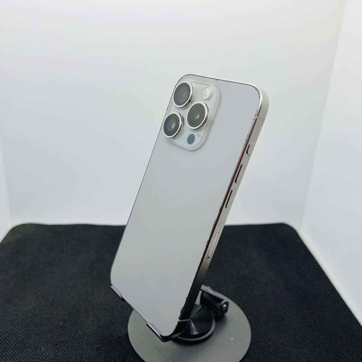 Apple iPhone 15 Pro 128GB Natural Titanium  (Grade B)