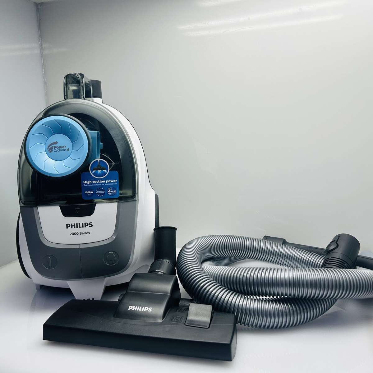 Philips 2000 Series Bagless Vacuum White &amp; Blue (Mint)