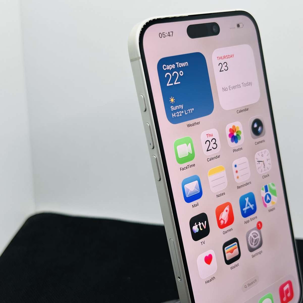 Apple iPhone 16 Plus 128GB White  (Grade B)