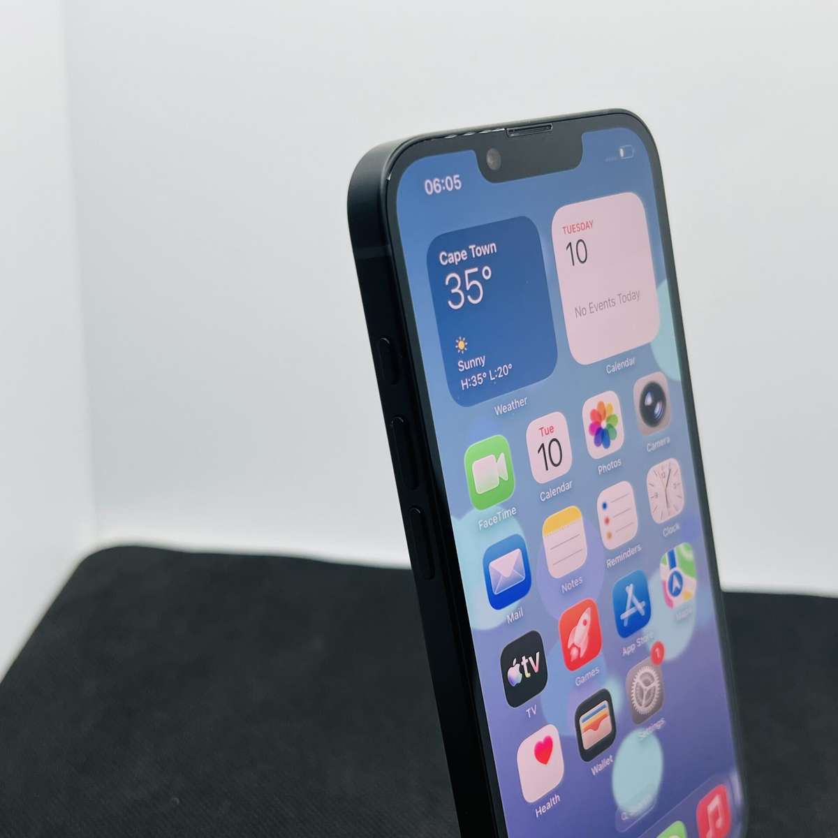 Apple iPhone 16e 128GB Black  (Grade B)