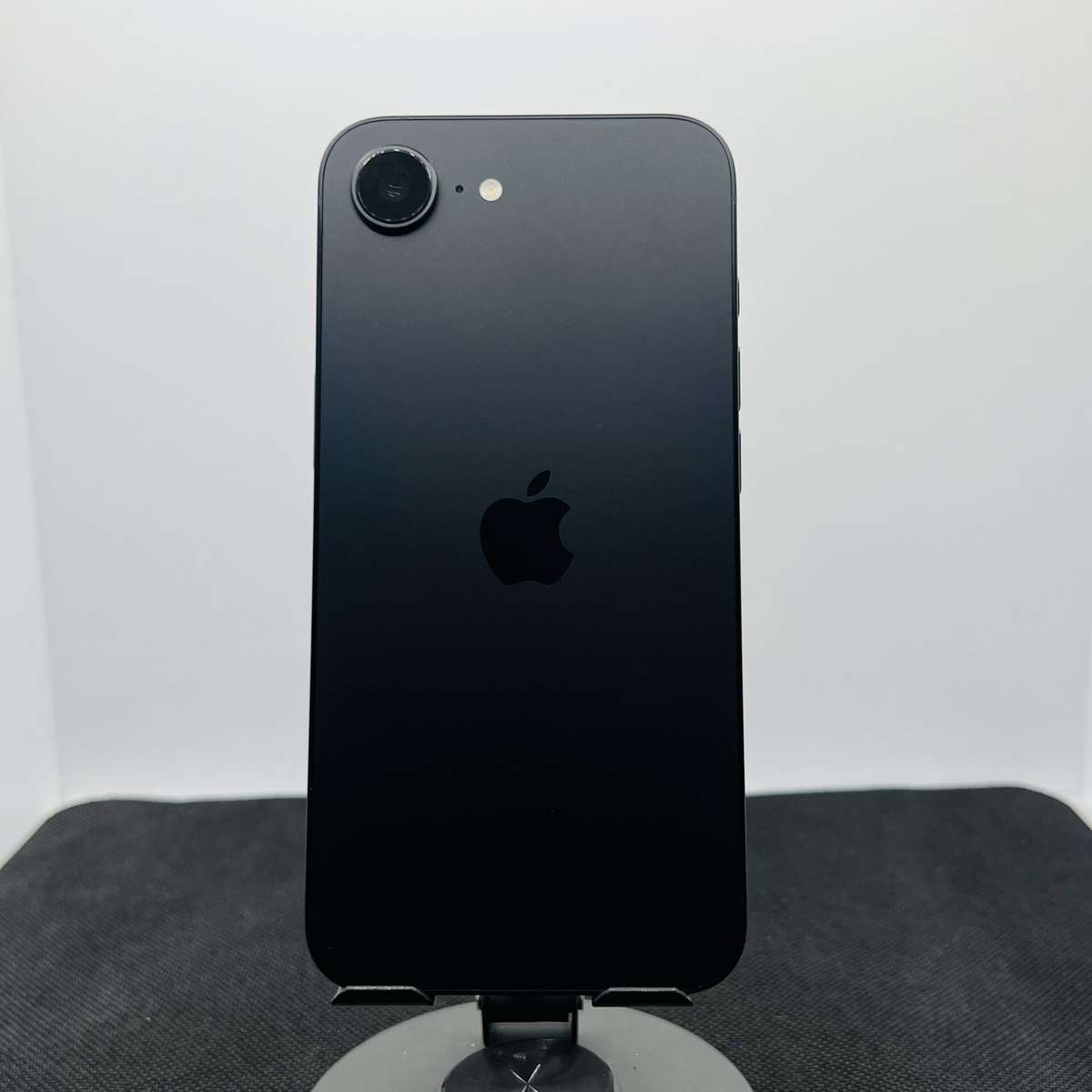 Apple iPhone 16e 128GB Black  (Grade B)
