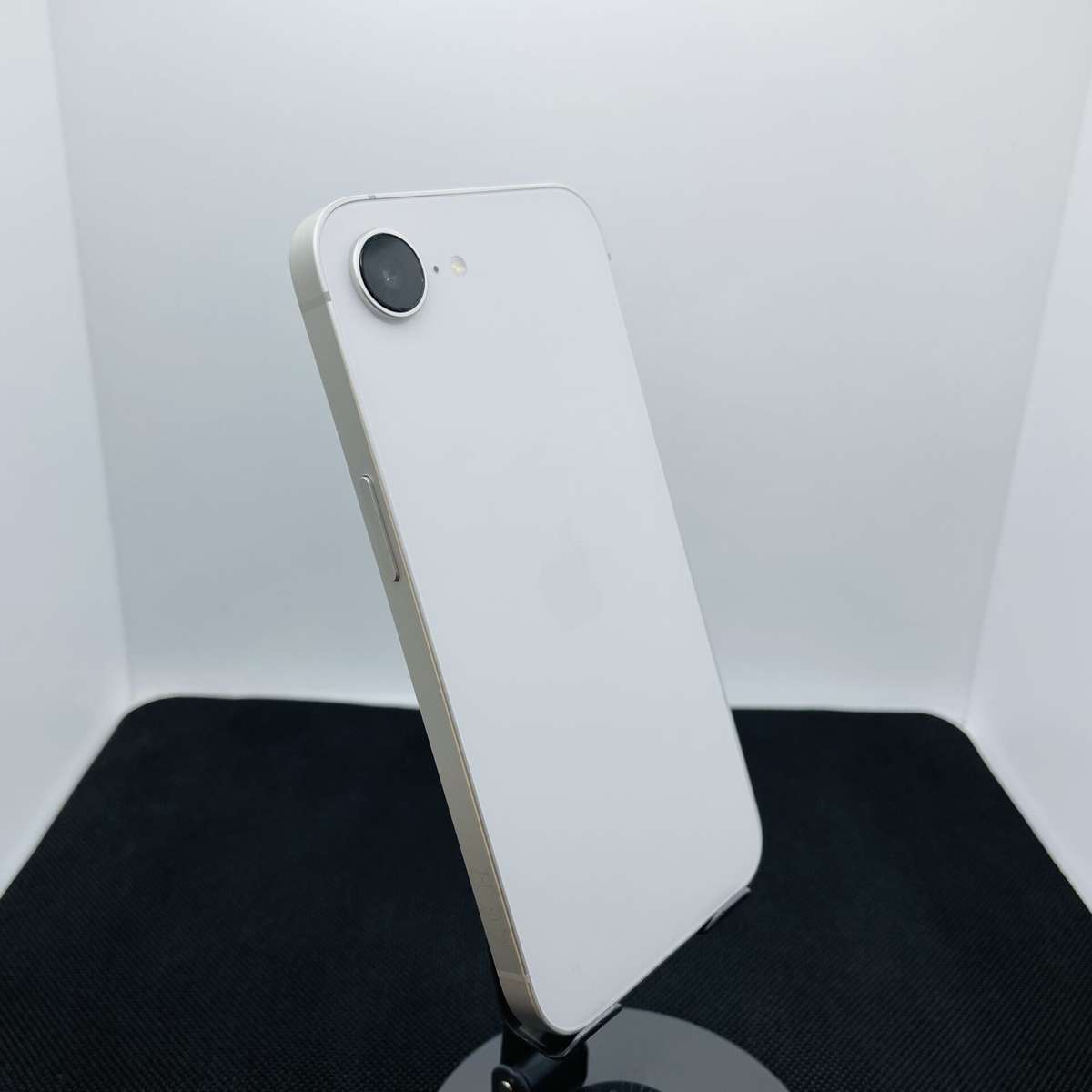 Apple iPhone 16e 256GB White  (Condition: Good)