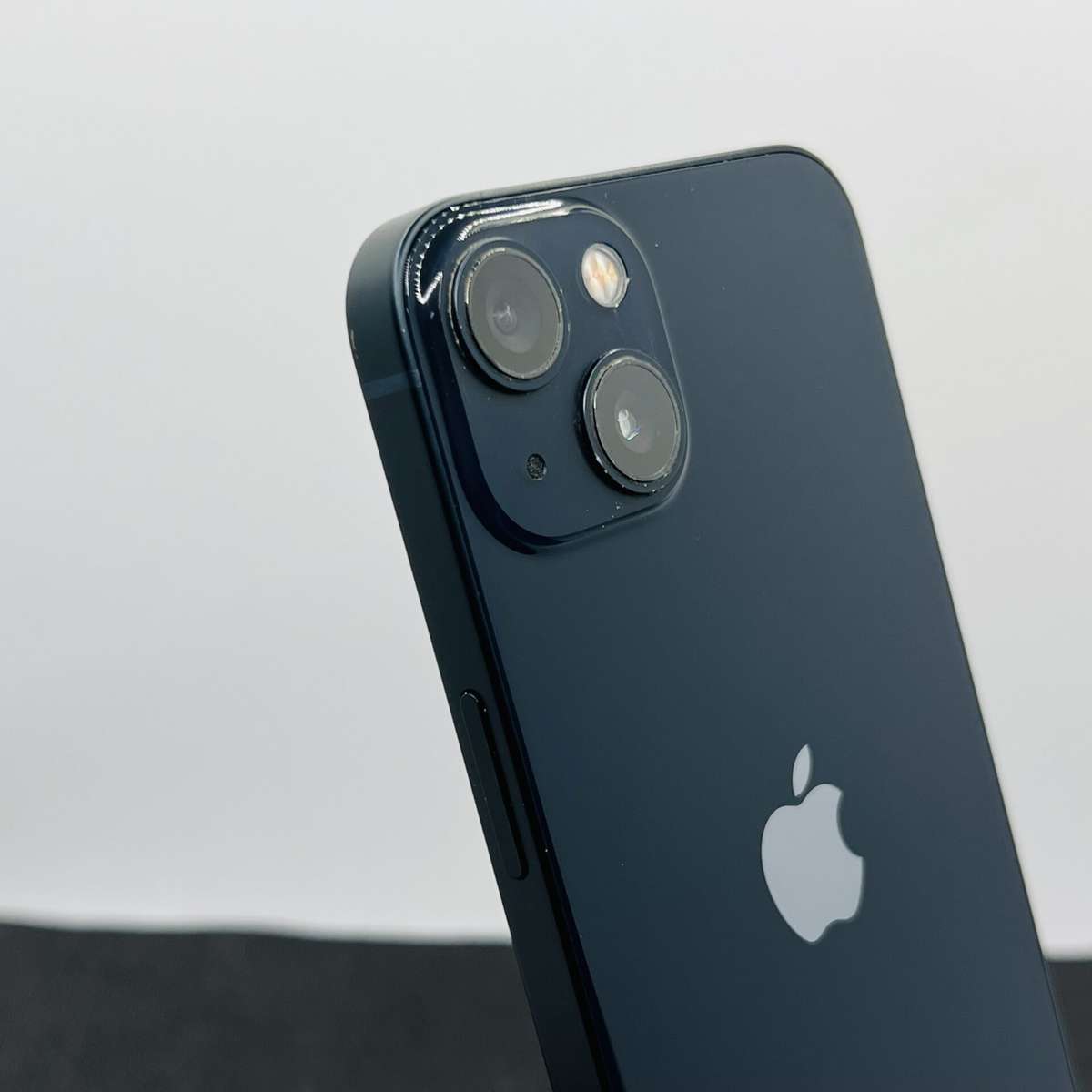 Apple iPhone 13 128GB Midnight (Condition: Good)