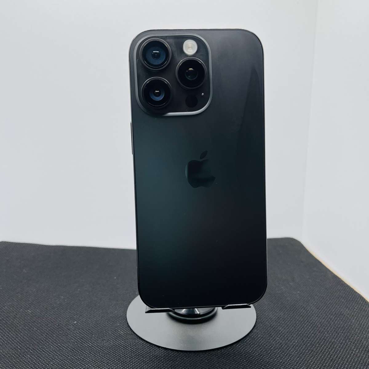 Apple iPhone 16 Pro 128GB Black Titanium (Condition: Excellent)