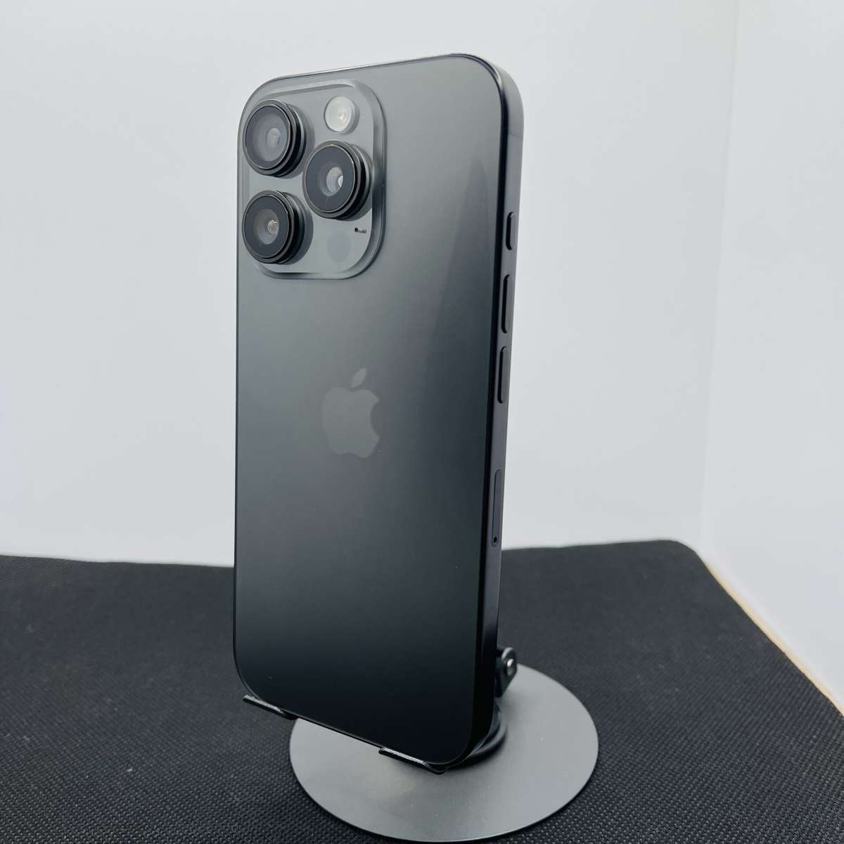 Apple iPhone 16 Pro 128GB Black Titanium (Condition: Excellent)
