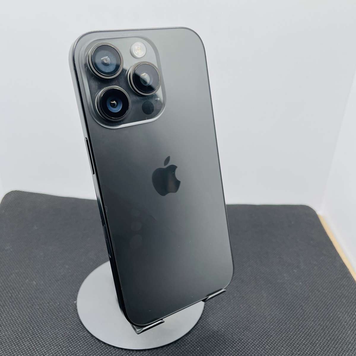 Apple iPhone 16 Pro 128GB Black Titanium (Condition: Excellent)