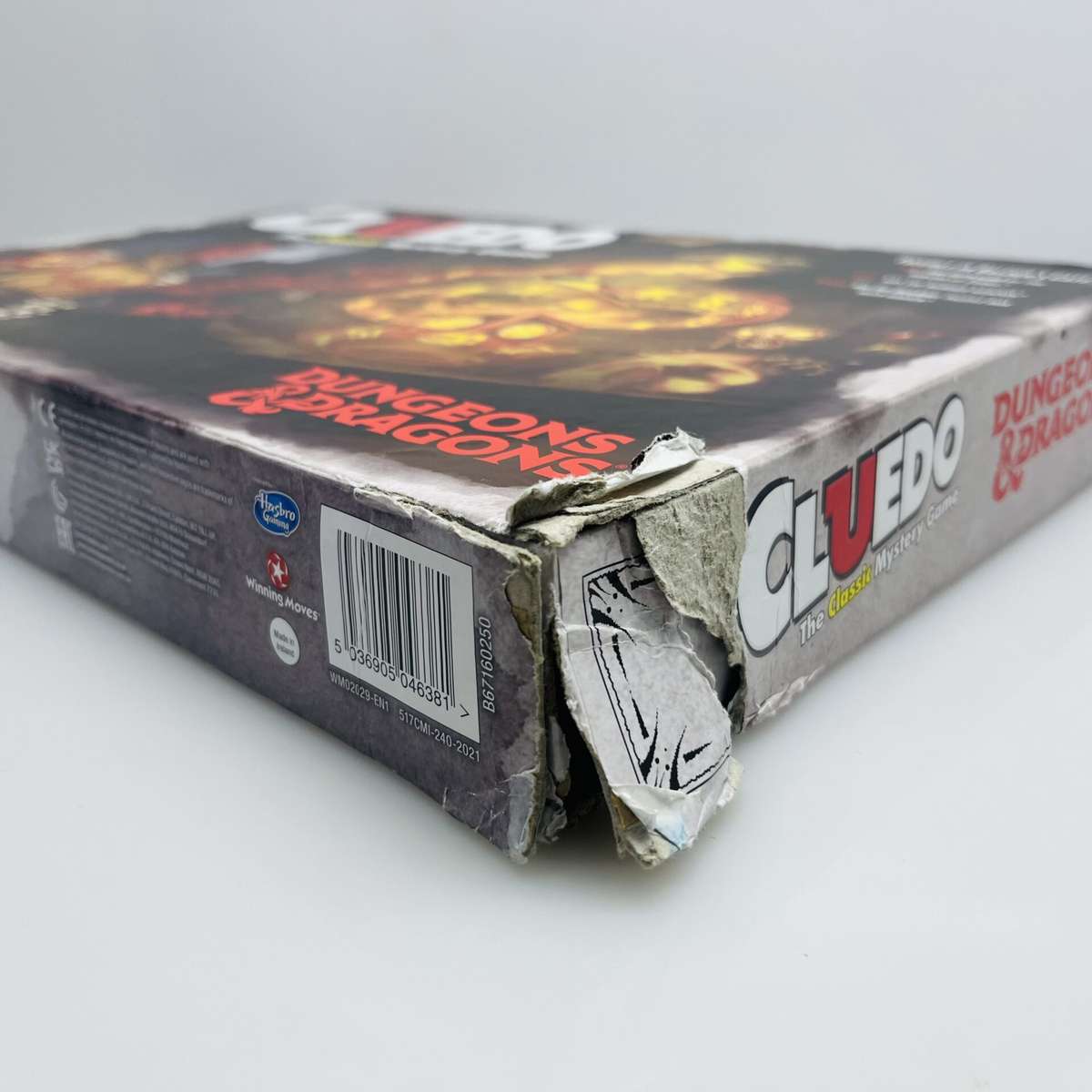 Cluedo- Dungeons and Dragons Edition (Condition: Good) Torn box