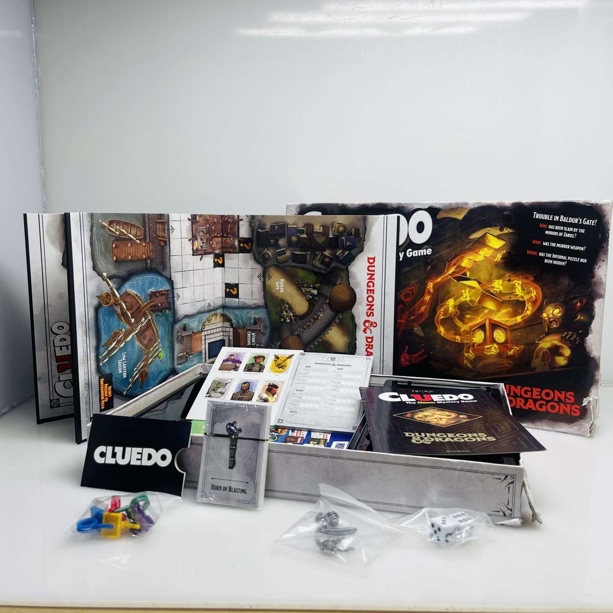 Cluedo- Dungeons and Dragons Edition (Condition: Good) Torn box