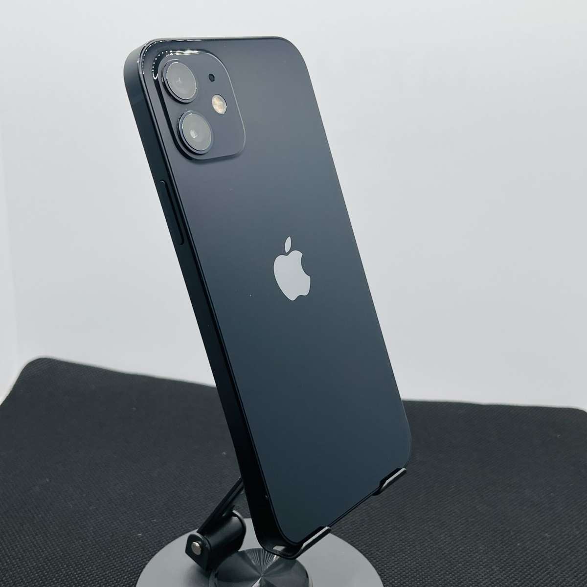 Apple iPhone 12 64GB Black (Condition: Good)