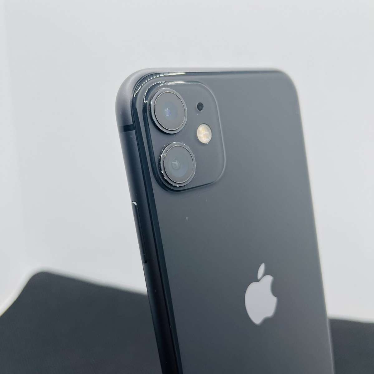 Apple iPhone 11 64GB Black (Condition: Good)